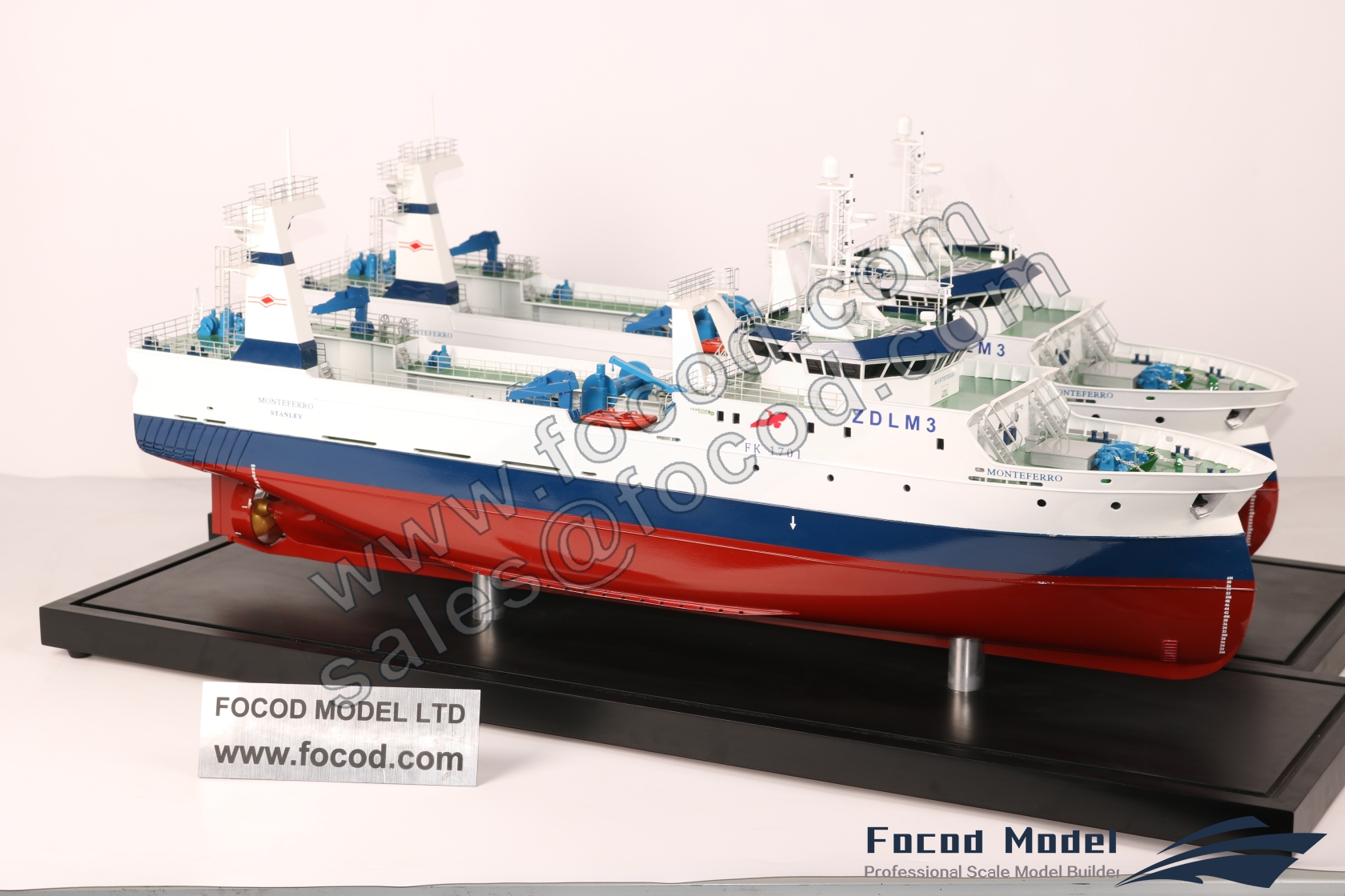 custom made model of 64米拖网渔船